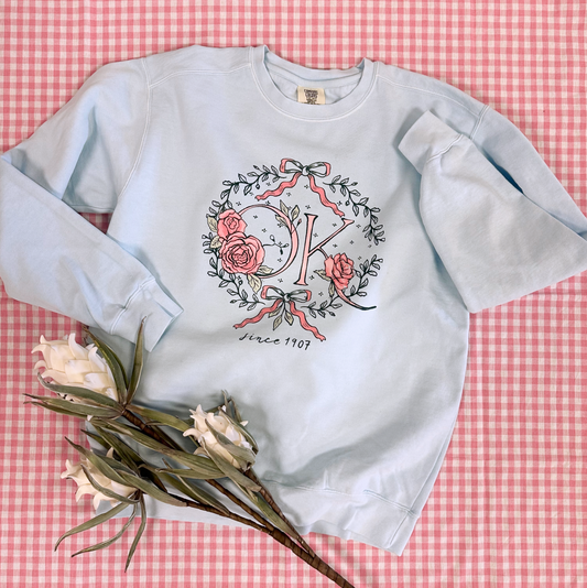 OKLAHOMA 2025: OK Chambray Roses & Bows - COMFORT COLORS SWEATSHIRT