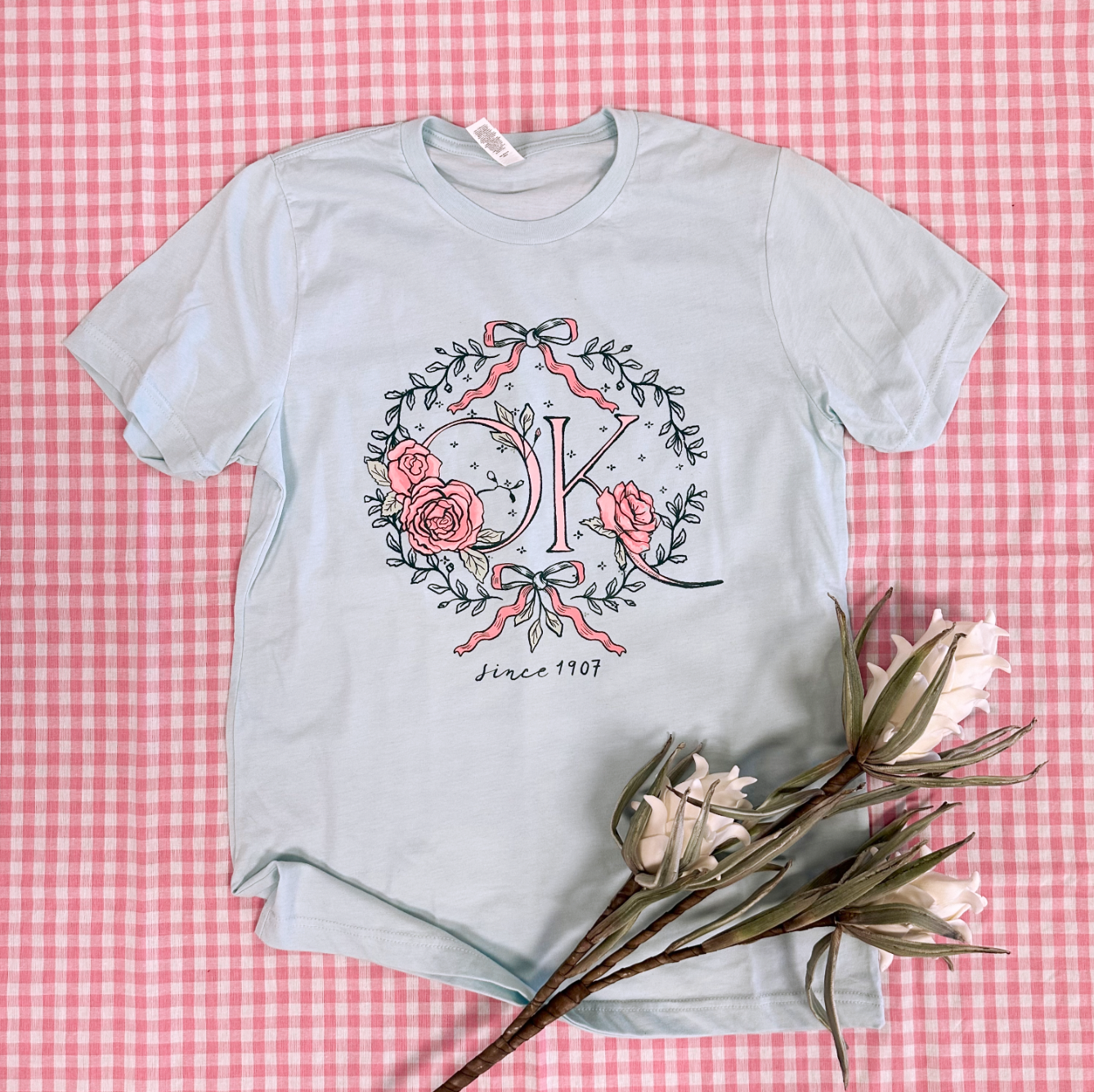 OKLAHOMA 2025: OK Chambray Roses & Bows - COMFORT COLORS SHORTSLEEVE