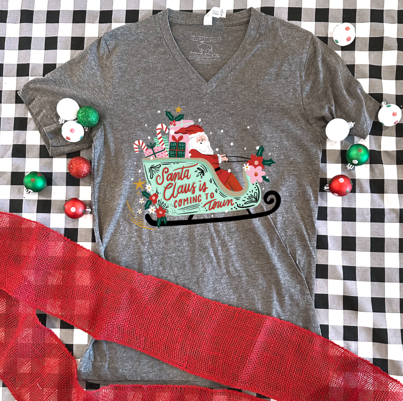 CHRISTMAS: Santa Claus is Coming to Town - VNECK